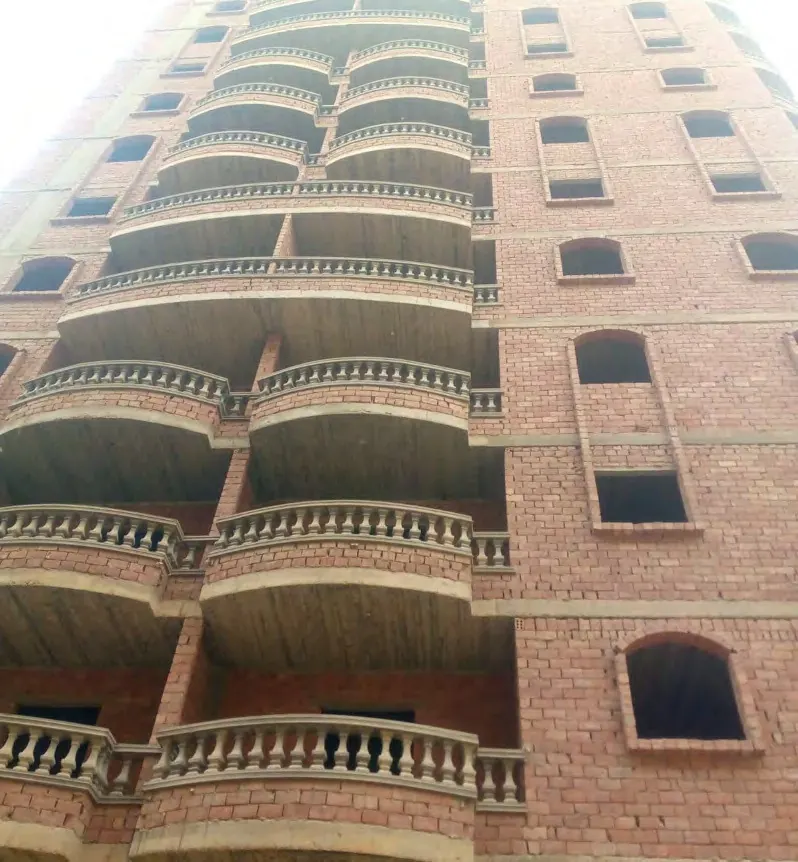 عمارة 3/5 (المربع الذهبي) في مرحلة المباني والواجهات — كمبوند إيزيس كايرو، جسر السويس الجديدة | عوده للتطوير العقاري